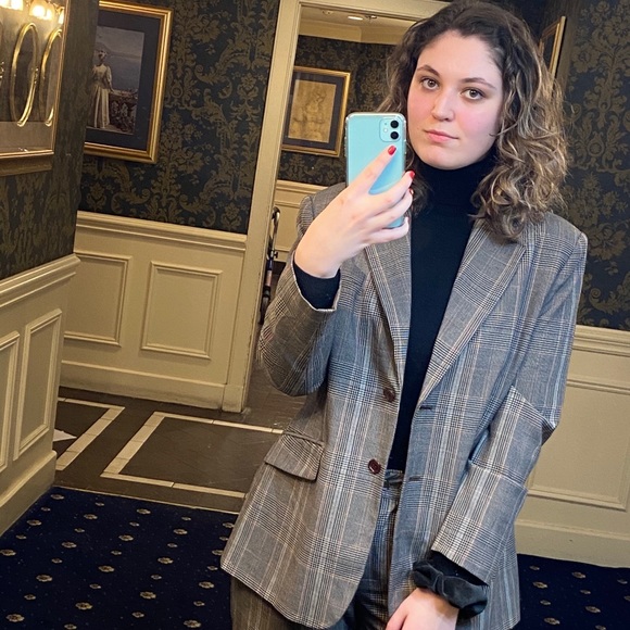 Meet your Posher, Alice - Picture 6 of 7